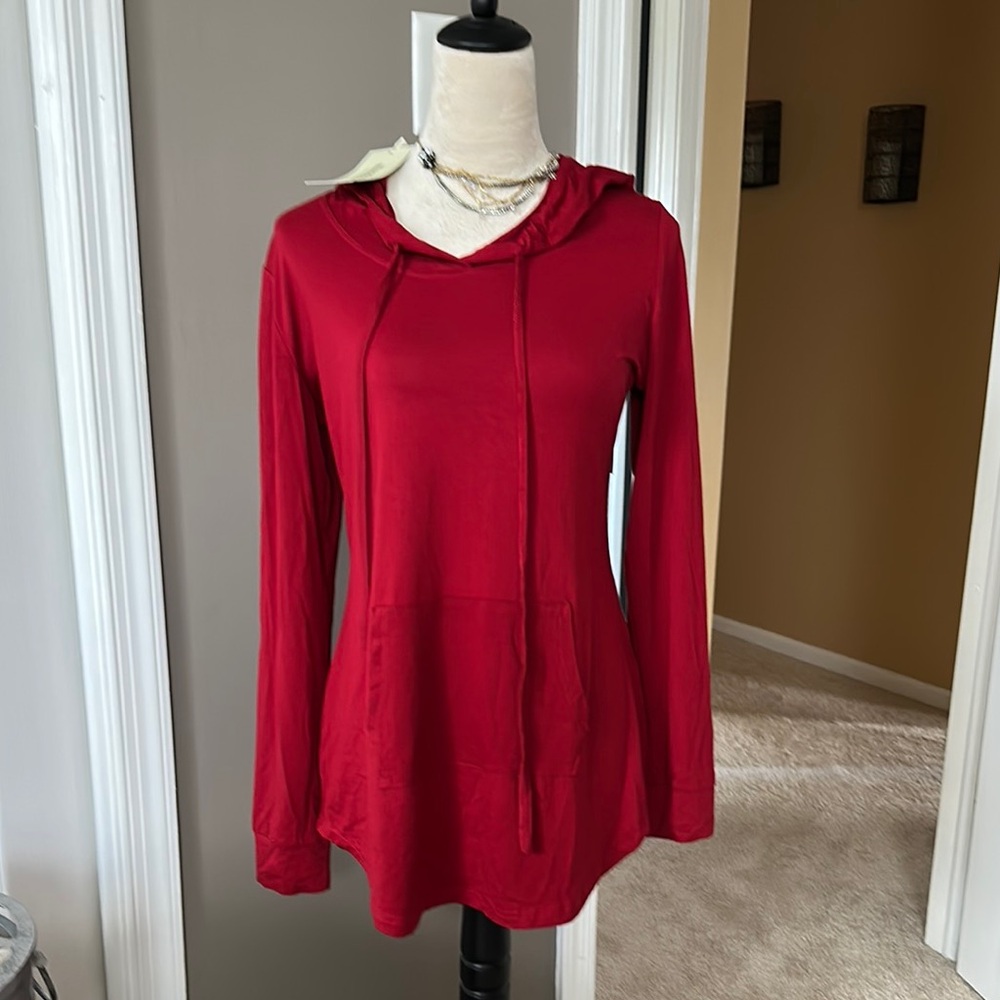 Women's soft red Hoodie Top medium nwt